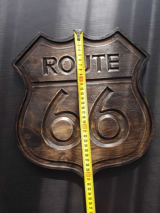 Placa decorativa Route 66 em madeira maciça