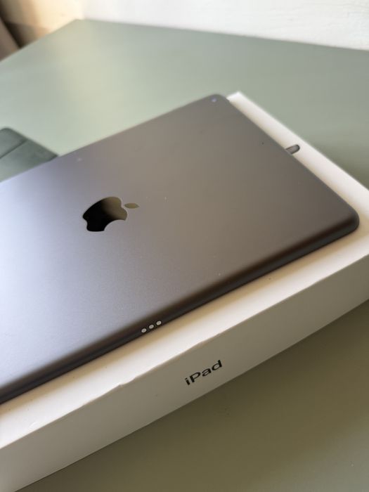 Apple iPad 10.2” 8a Geração 2020 32Gb