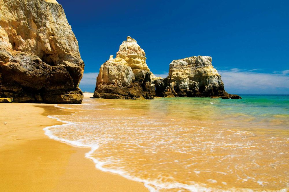 Setembro a preços esp. consulte.- Apartamento T1 Praia da Rocha  Piscina + Garagem em condominio privado.