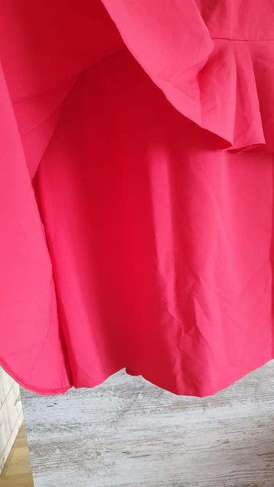 Sukienka z baskinką 46