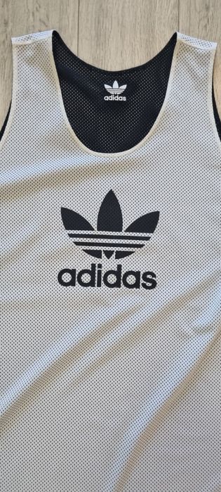 Adidas L.       .