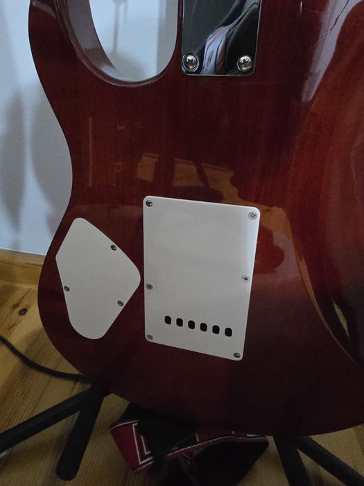 Gitara elektryczna Yamaha Pacifica 212VFQM