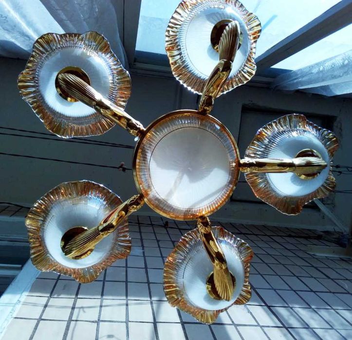 Люстра, цветное стекло, с подвесками, 6 ламп , отл.состояние