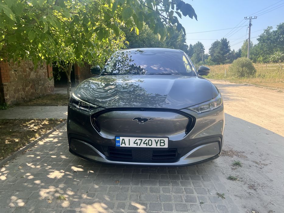 Ford Mustang Mach- E, электрический, в хорошем состоянии, с ухоженным салоном. Авто семейное, надёжное. Готово к осмотру и быстрой продаже.