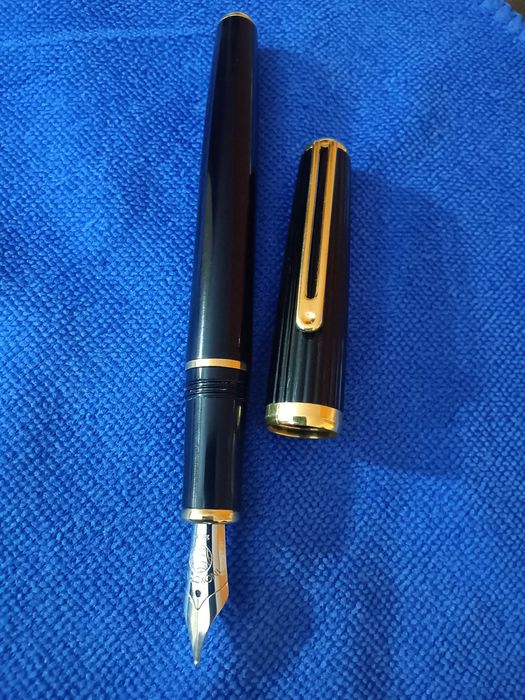 Caneta Inoxcrom Sirocco aparo preta