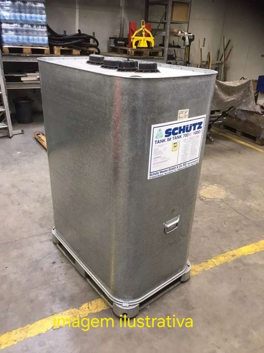 Depósito 1000l em metal com palete em metal