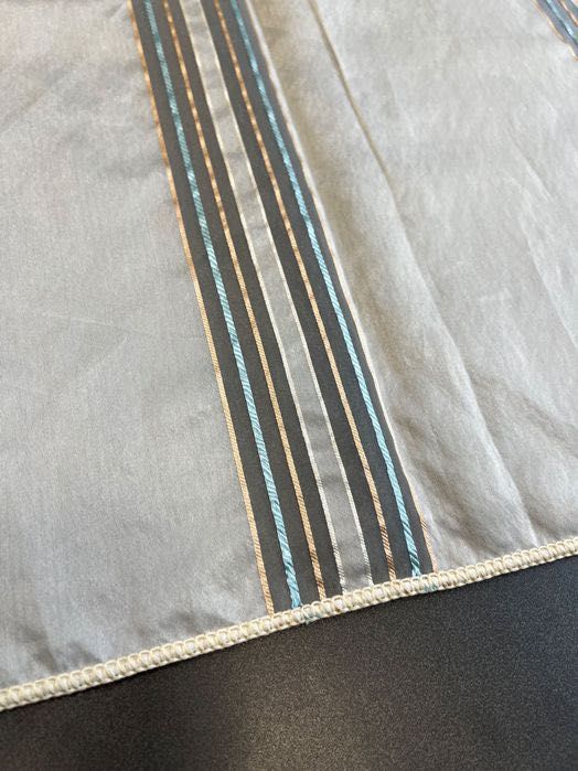 Firana/tkanina organza kremowa z pionowymi pasami