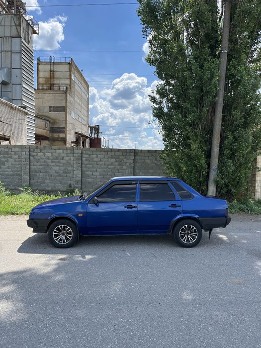 В продажі ВАЗ 21099