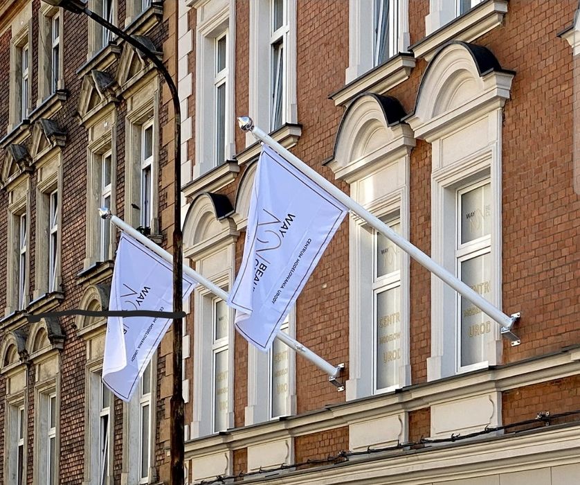 Maszty flagowe fasadowy biały 2–4 m x2 sztuki | montaż do muru 60° fla