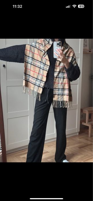 Klasyczny beżowy szalik w kratę