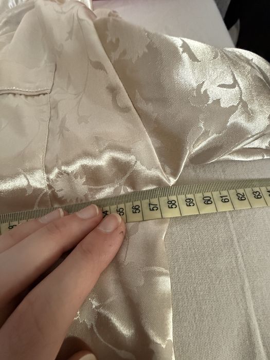 Koszula nocna śliski materiał kremowa