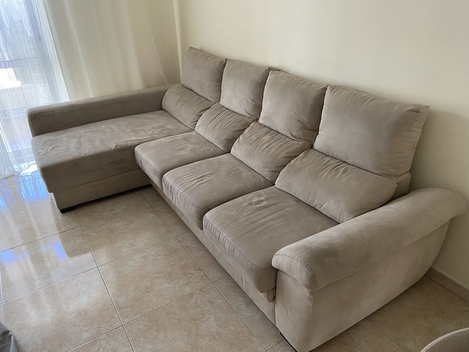 Sofá reversível 4 lugares bege com chase