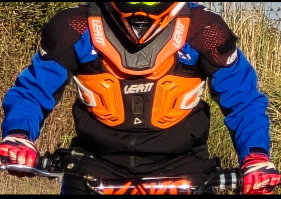 Colete cervical leatt