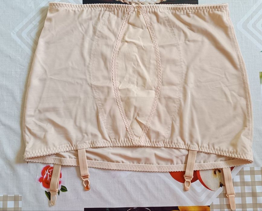 Фірмовий вінтажний ретро пояс для панчіх чулок р. l-xl