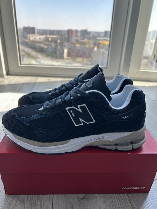 Легкі та стильні чоловічі кросівки!