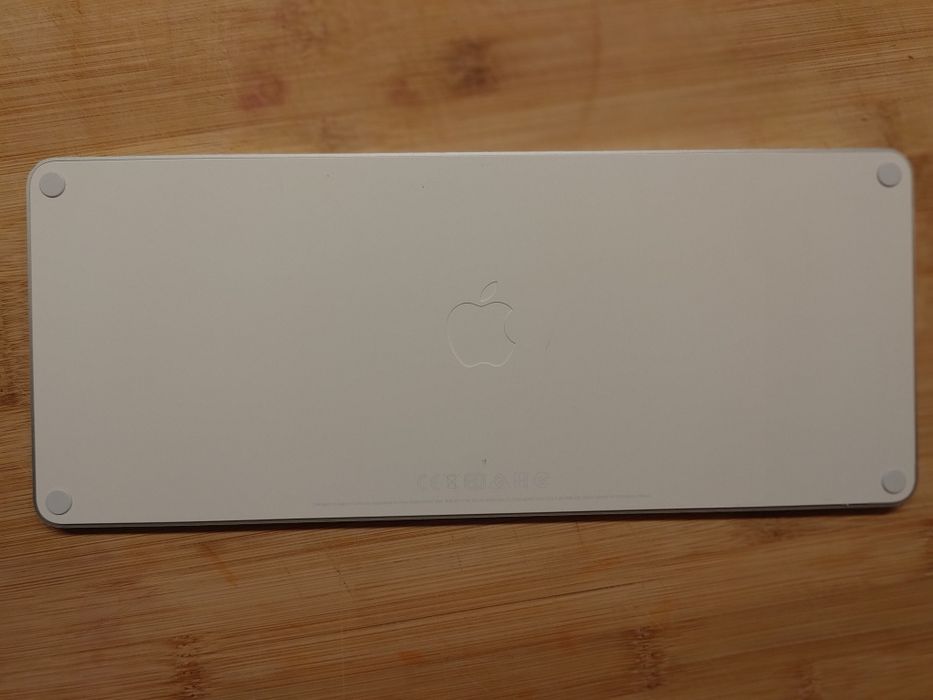 Apple Magic Keyboard Bluetooth - Like New477121413959526403