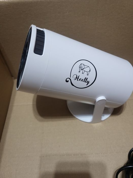 Projektor rzutnik przenośny android TV 4K full HD głośnik Netflix