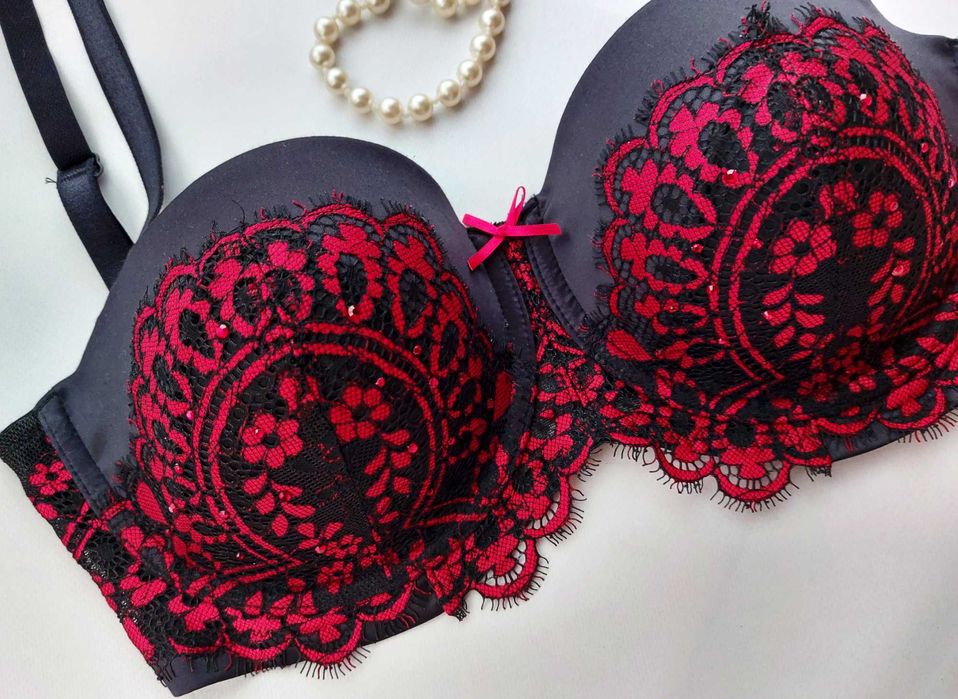 Роскошный сатиновый бюстгальтер с кружевом стразами Hunkemoller 75E