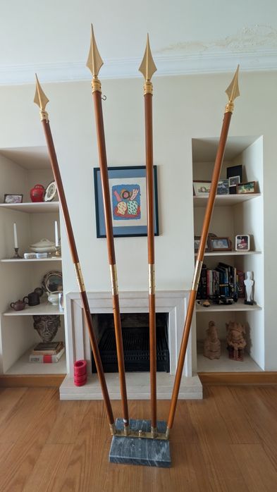 Porta Bandeiras Madeira e Mármore