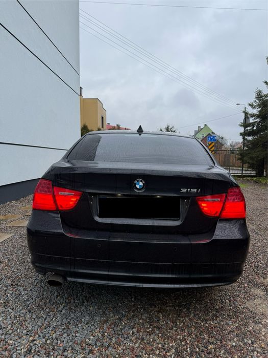 Bmw e90 lift 318i 2010