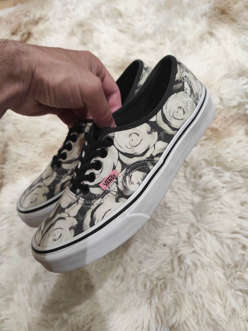 Roses top for vans