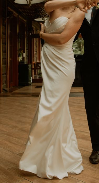 Suknia ślubna elegancka, rybka z rozcięciem, gładka