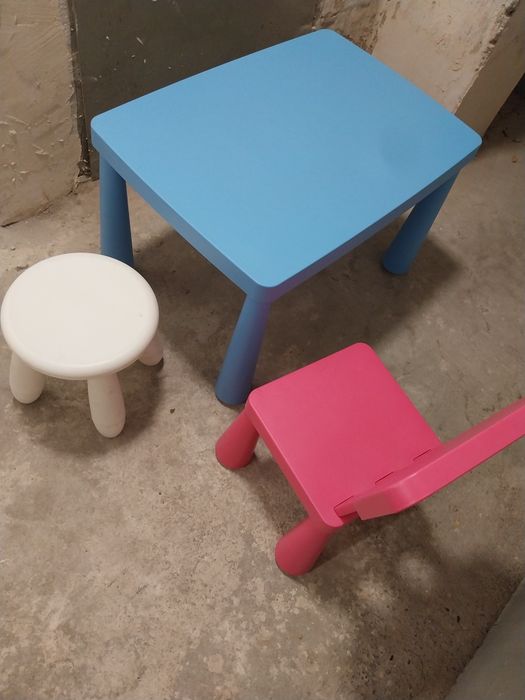 Zestaw MAMMUT Ikea stolik krzesełka