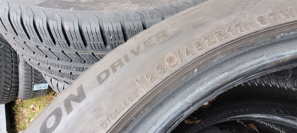 2szt  opony wielosezonowe 235/45/17  Imperial  100%  sprawne  2020rok