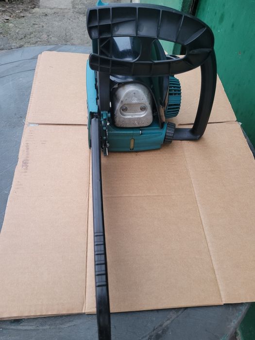 Продам бензопилу макита 4610, бу