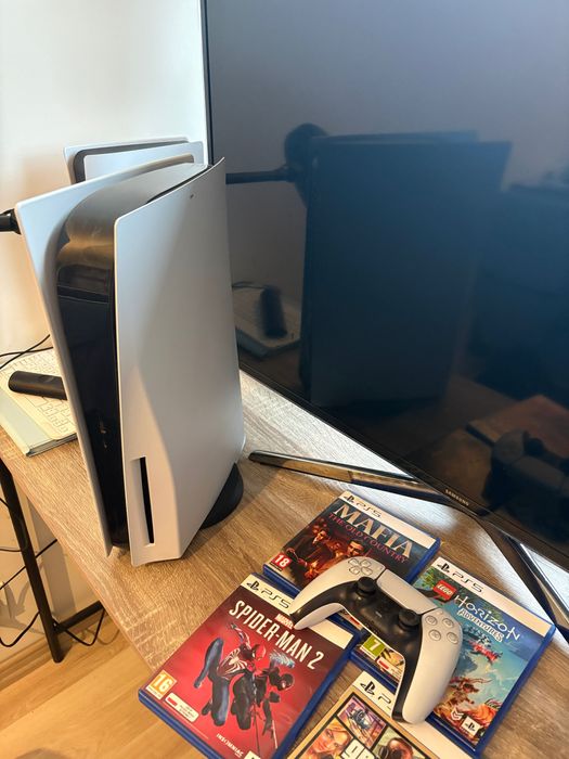 PlayStation 5 z napędem (Fat) + Pad + 4 Gry (Mafia Old Country, Spider-Man 2)
