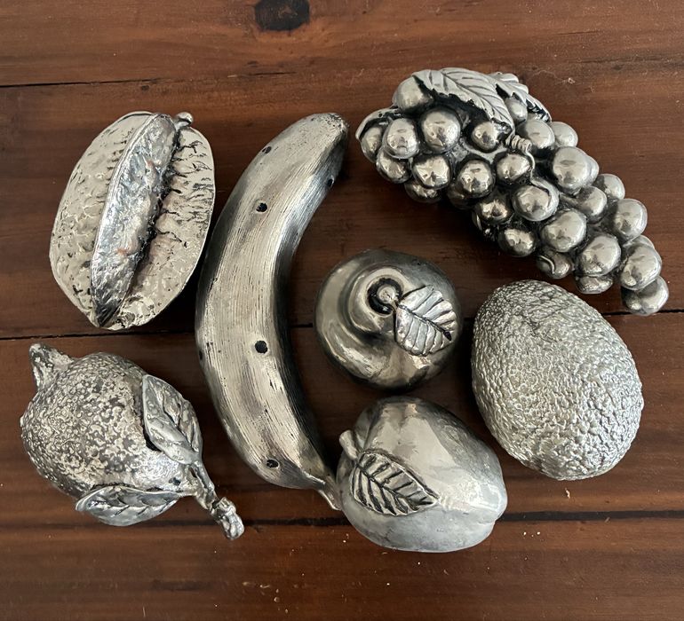 Taça antiga da Vestal com 7 peças de fruta