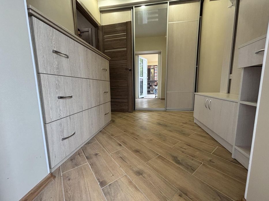 Будинок з ремонтом та меблями без комісії для покупця