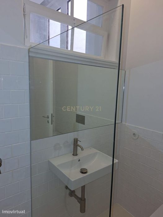 Apartamento T2 para arrendamento em Campo de Ourique