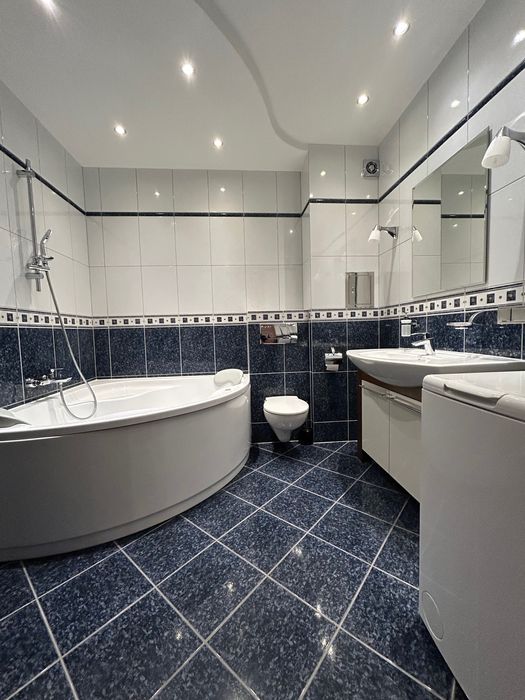 Metro Ursynów/Stokłosy, 2 miejsca parkingowe w cenie