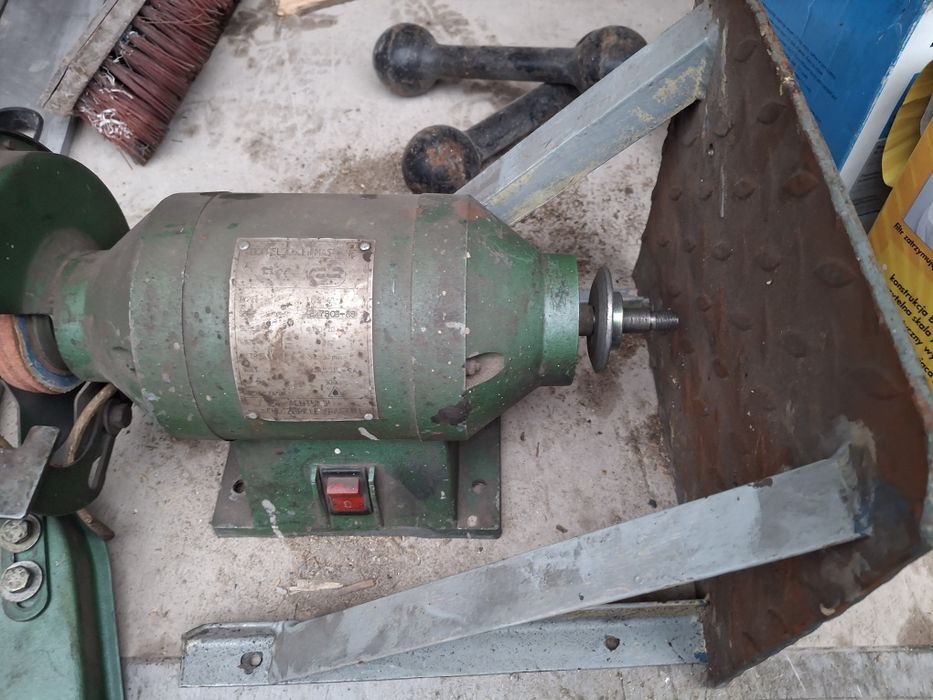 Szlifierka stołowa z stojakiem.