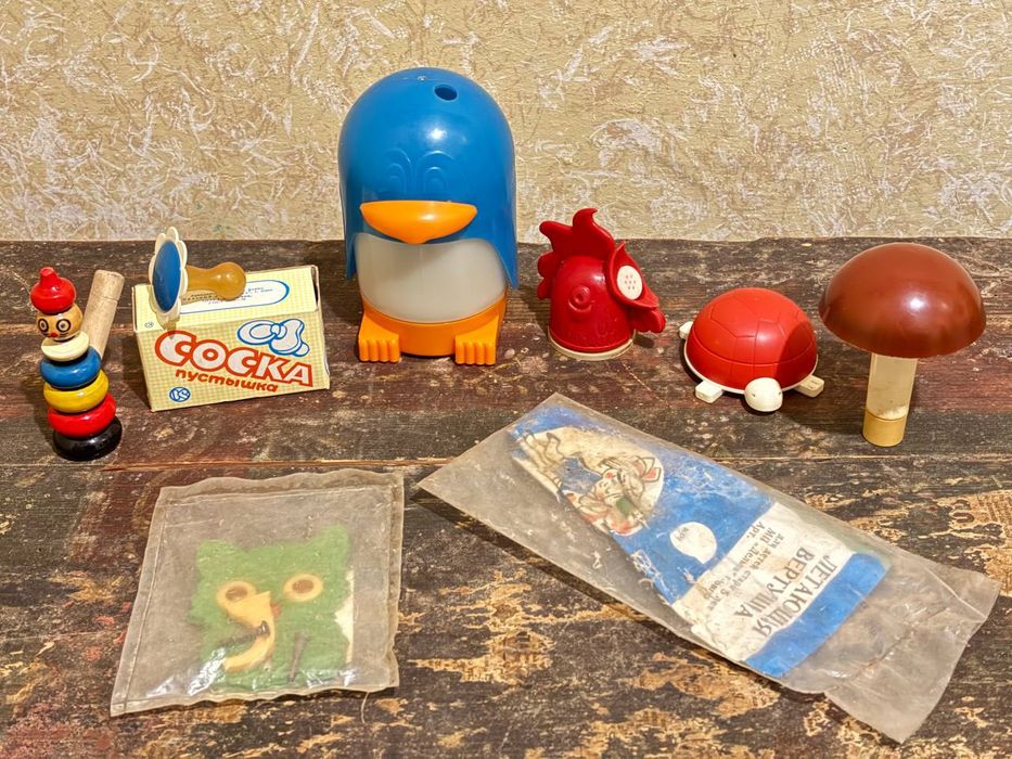 Пластмасові Дитячі*іграшки-сувеніри*ссср*Пінгвін,гриб,черепаха,півник*