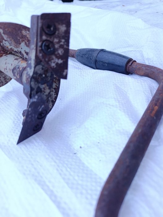 Льодобур для зимової рибалки