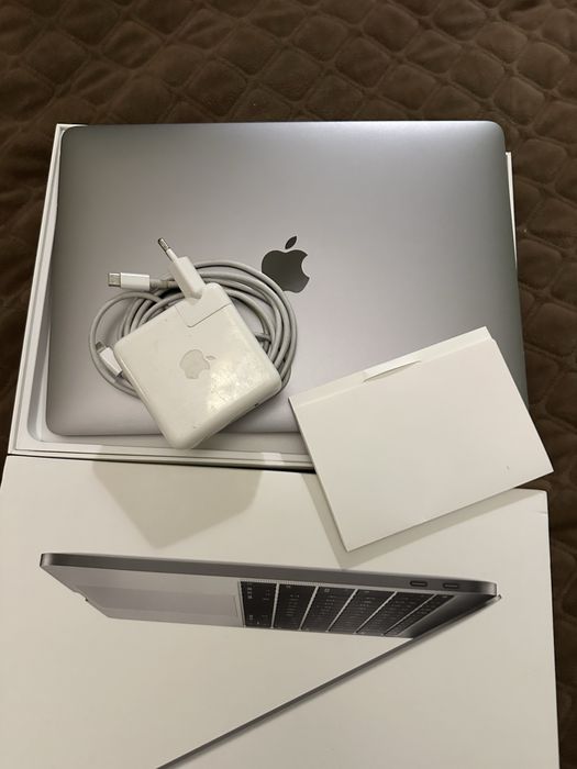 MacBook Pro 13 2017 256 gb