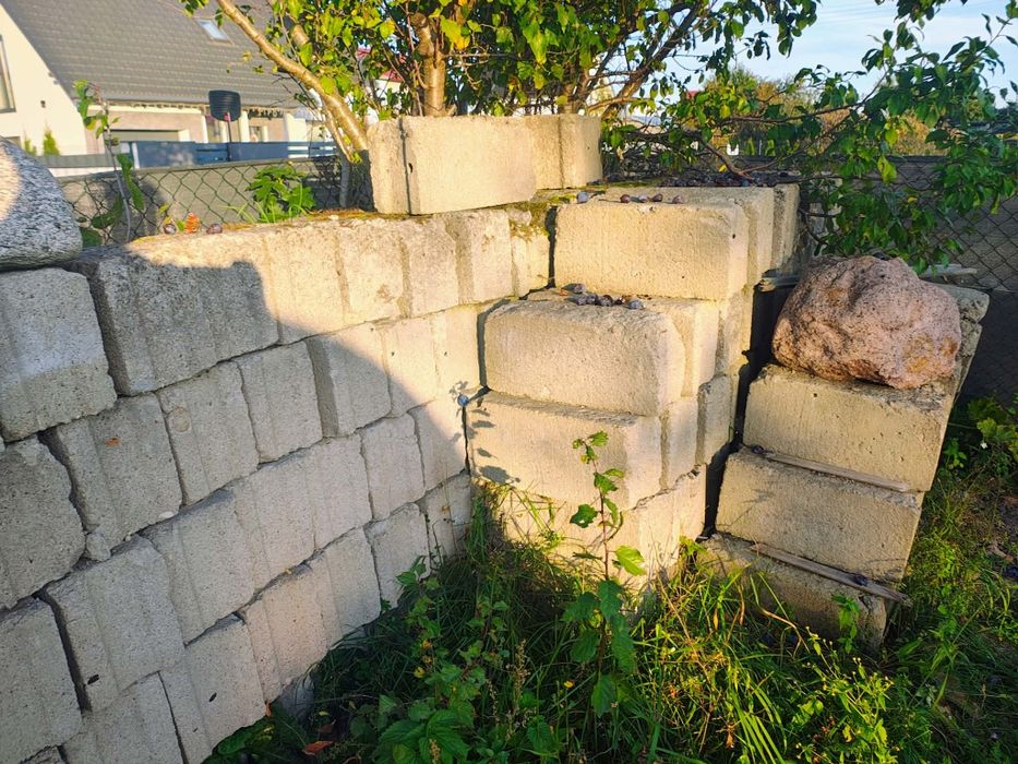Pustaki betonowe 2,50zł 18x24x50