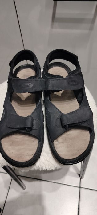 Nowe czarne sandały zdrowotne Scholl