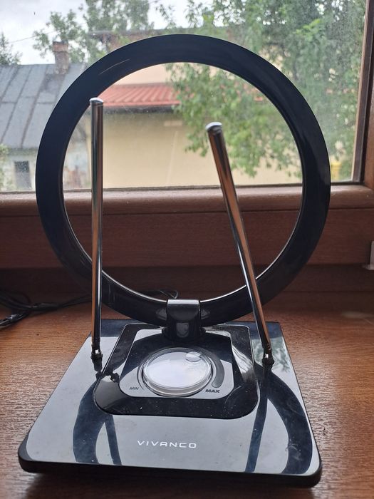 Antena pokojowa Vivanco ze wzmacniaczem – sprawna