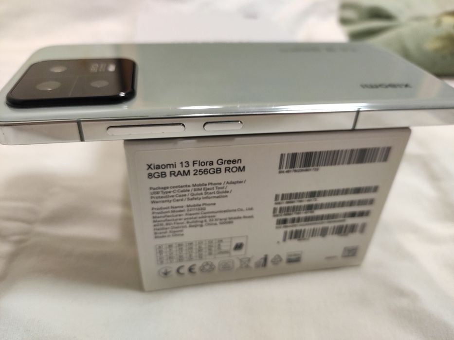 Xiaomi 13 смартфон