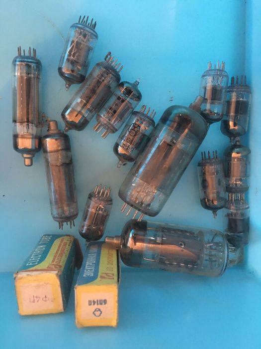 радио лампа