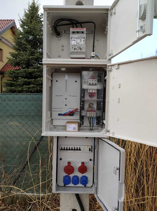 Elektryk , przyłącza , prowizorki budowlane , Usługi elektryczne