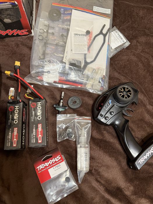 Traxxas Slash 4x4 1/10 модель на радіокеруванні