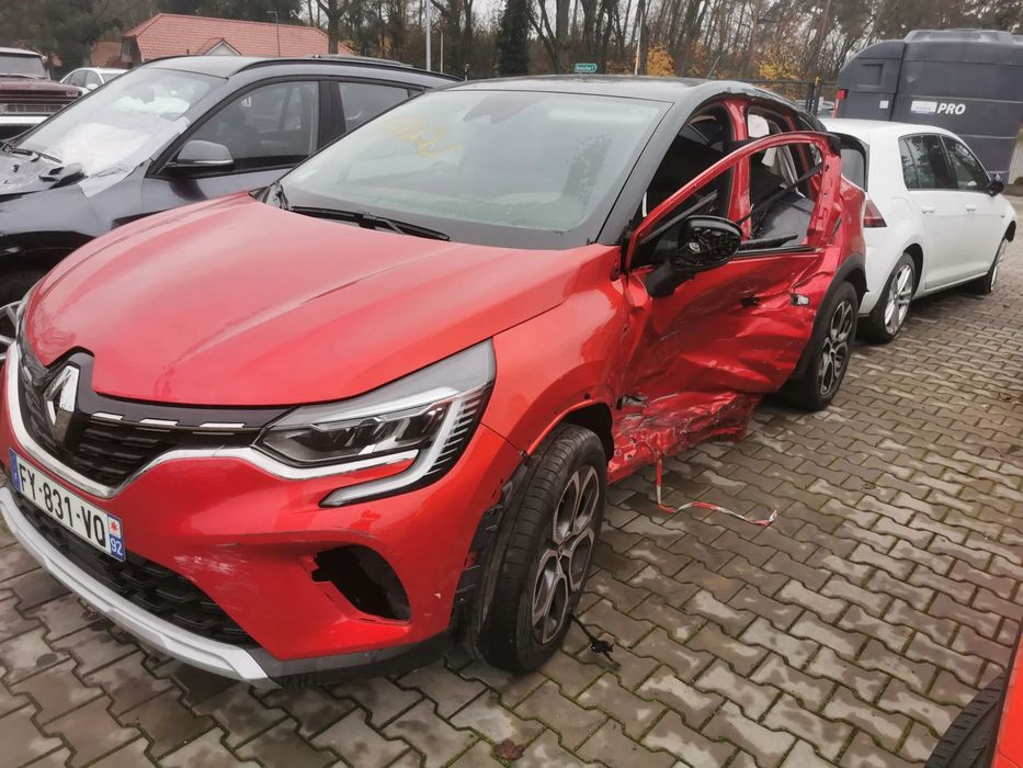 Renault Captur Uszkodzony bokiem