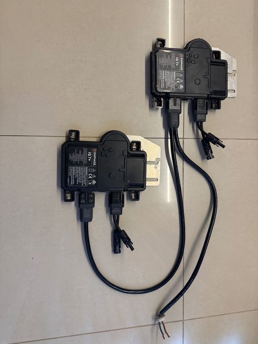 2 micro inversores Enphase IQ7 +64169635556737123