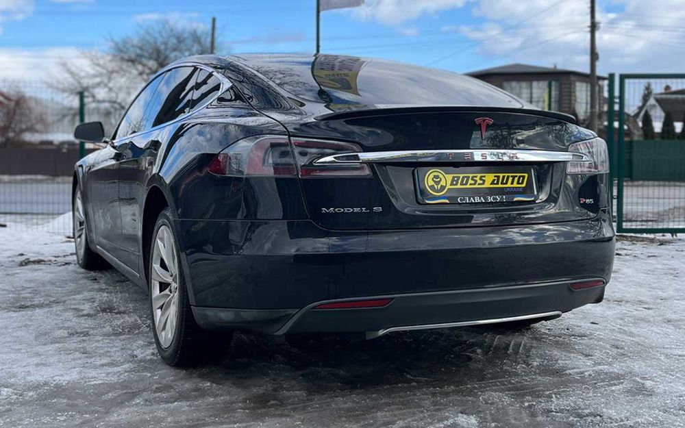 Tesla Model S 2013