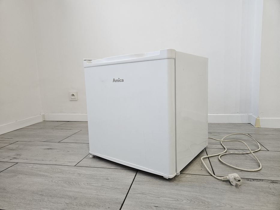 Lodówka AMICA FM050.4(E) 49.6cm Biała