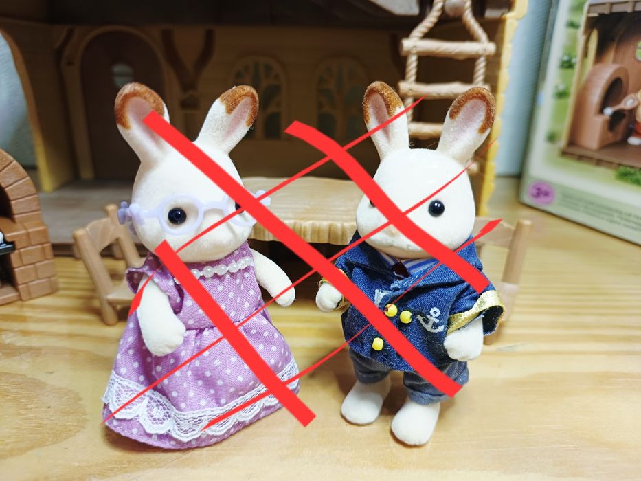 Sylvanian Families Epoch  Будинок на Озері Кролики фігурки